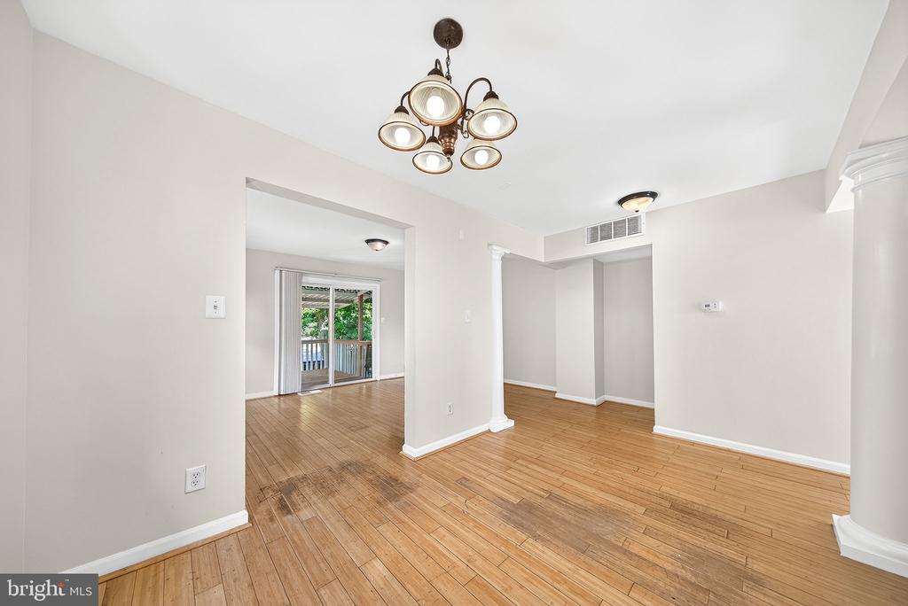 8238 WYCLIFFE COURT