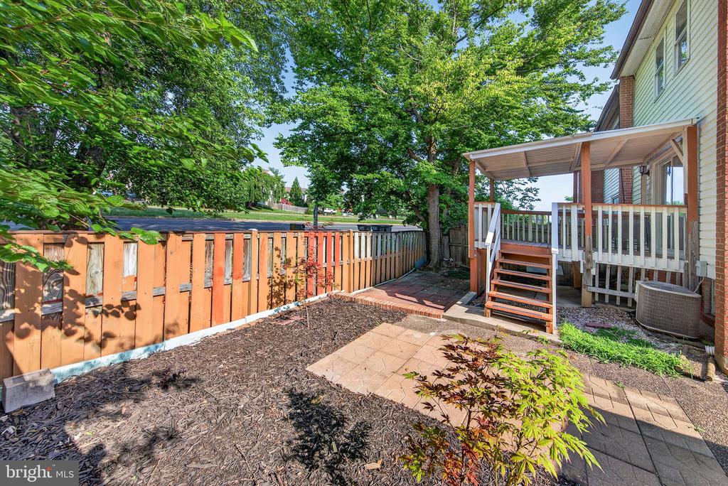 8238 WYCLIFFE COURT
