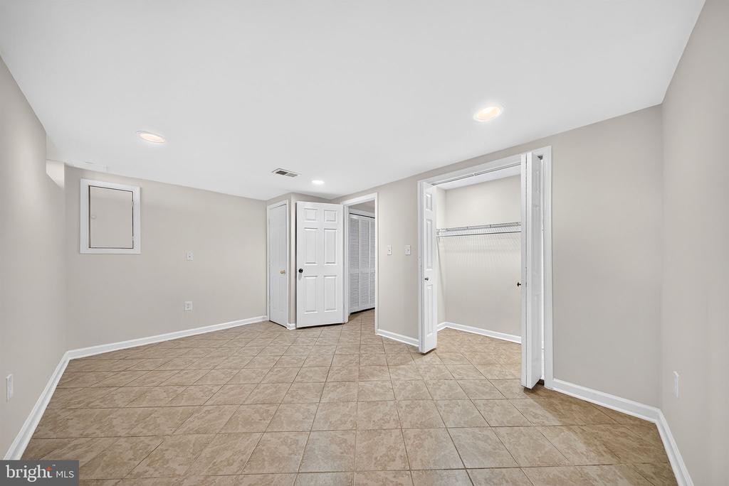 8238 WYCLIFFE COURT