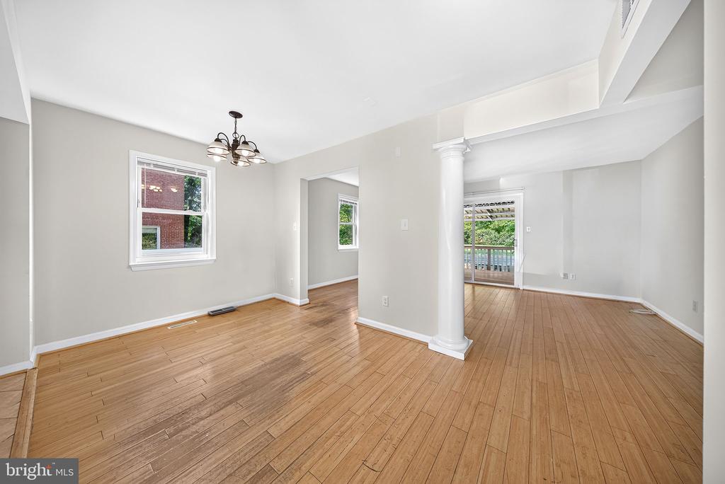 8238 WYCLIFFE COURT