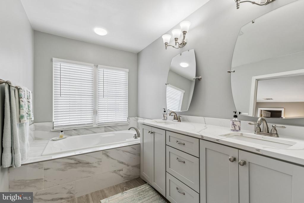 12230 SCONES HILL COURT