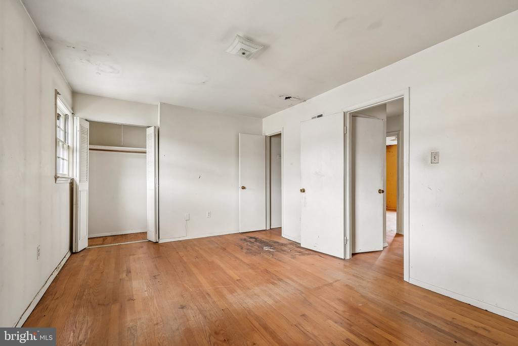14447 Village Dr, -2717, United States
