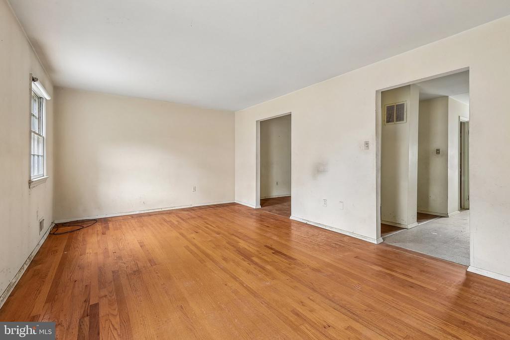 14447 Village Dr, -2717, United States