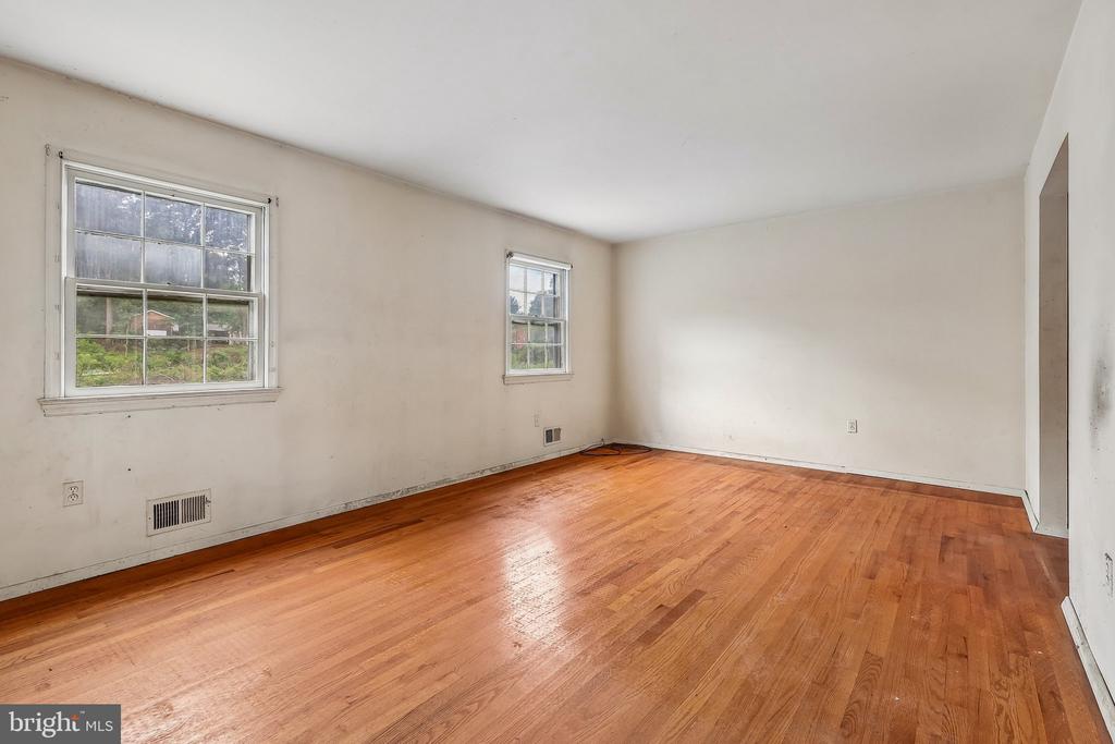 14447 Village Dr, -2717, United States