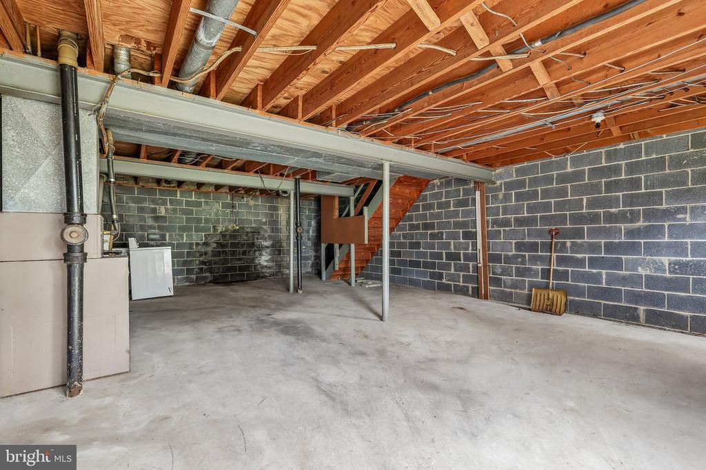 14447 Village Dr, -2717, United States