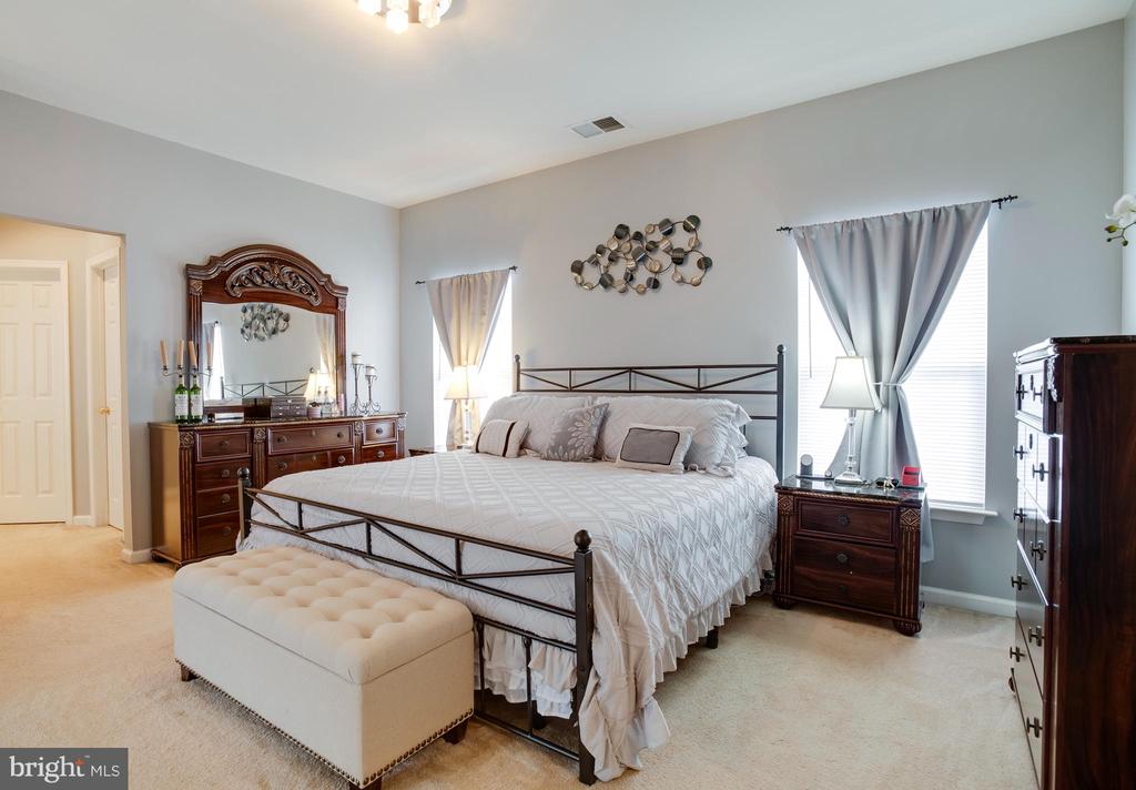 10036 PENTLAND HILLS WAY