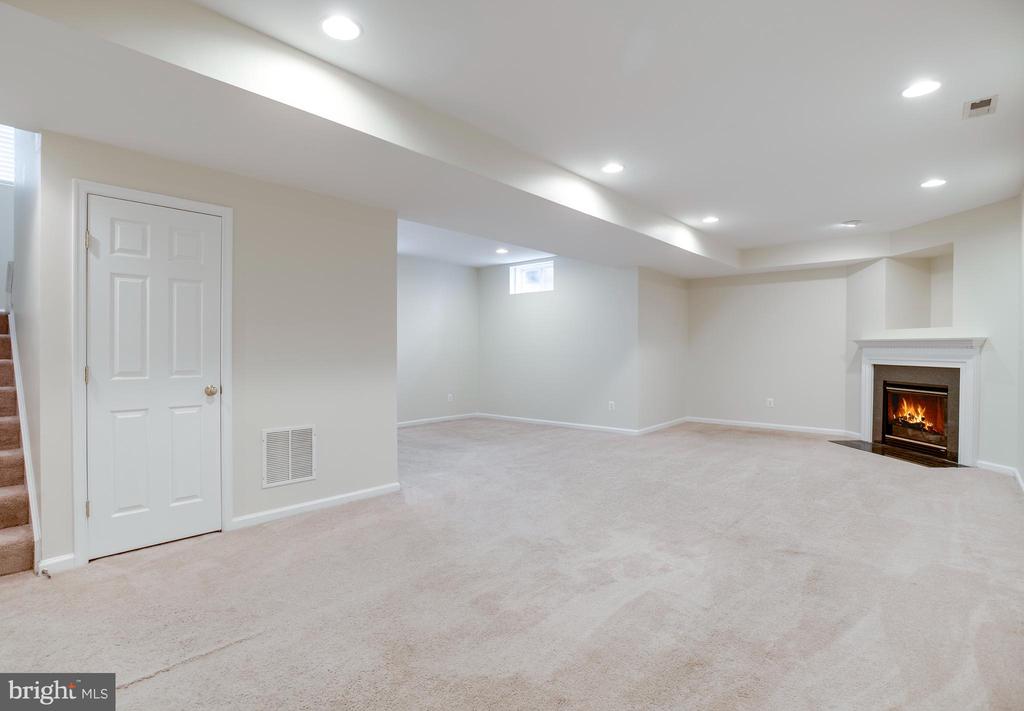 10036 PENTLAND HILLS WAY