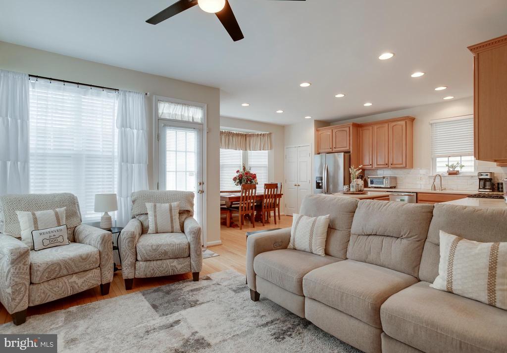 10036 PENTLAND HILLS WAY