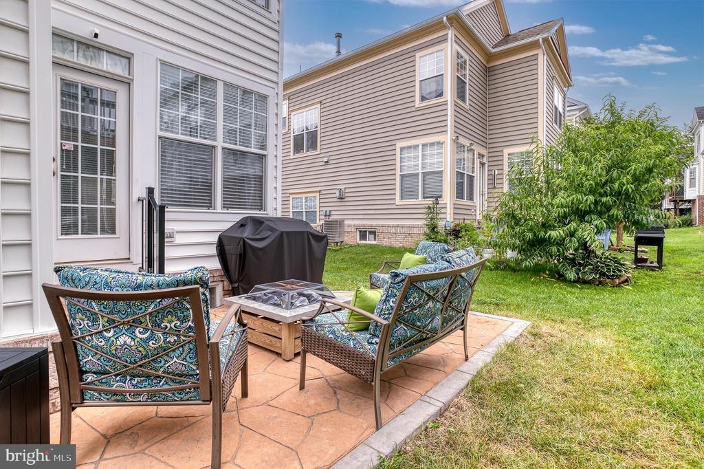 10036 PENTLAND HILLS WAY