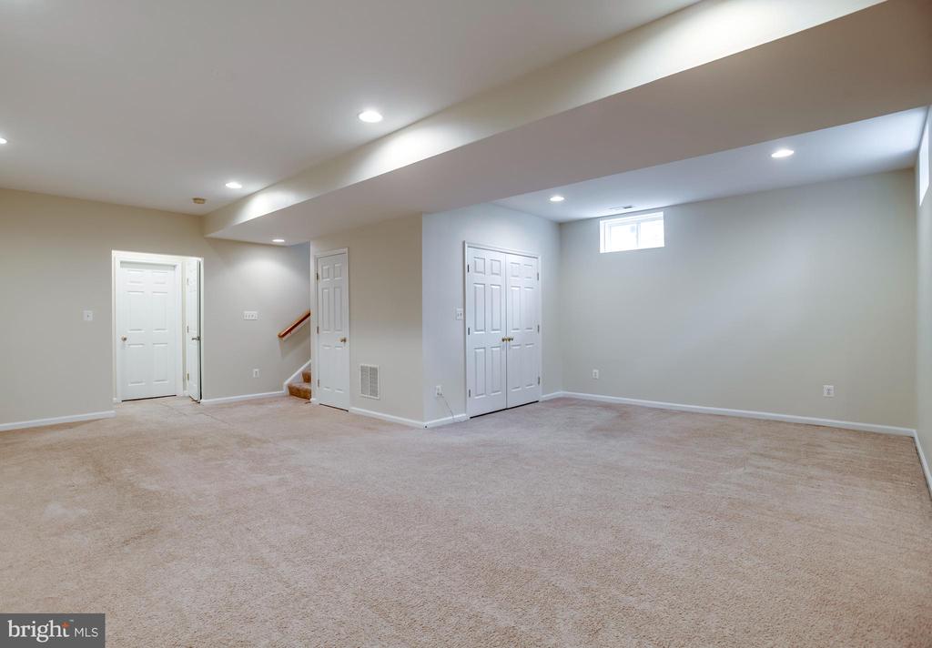 10036 PENTLAND HILLS WAY
