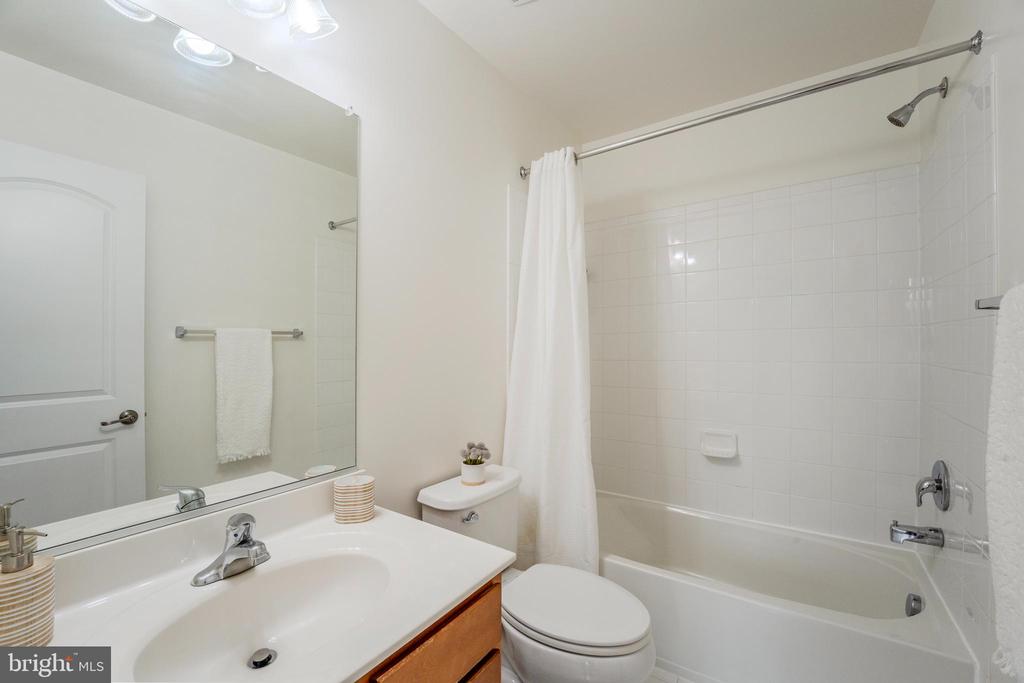 15409 ROSEMONT MANOR DRIVE