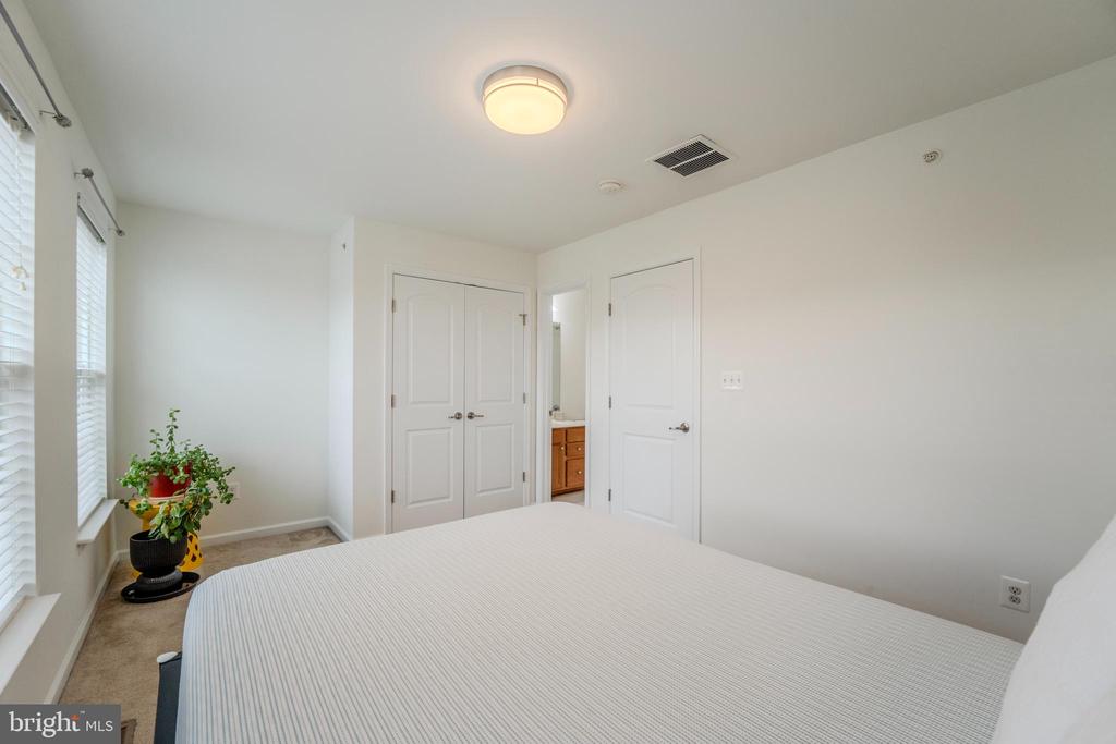 15409 ROSEMONT MANOR DRIVE