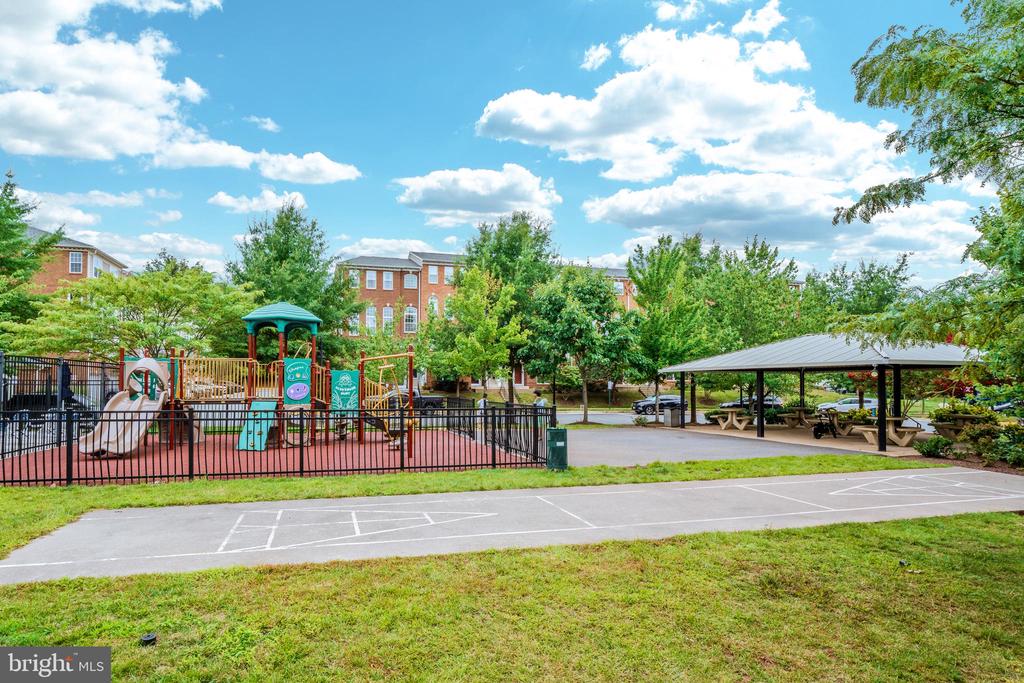15409 ROSEMONT MANOR DRIVE