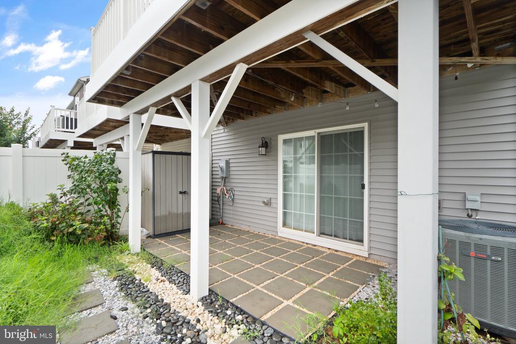 10698 VIEWMONT LANE