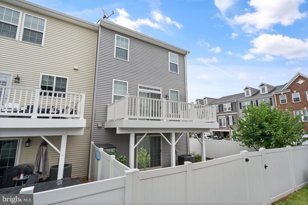 10698 VIEWMONT LANE