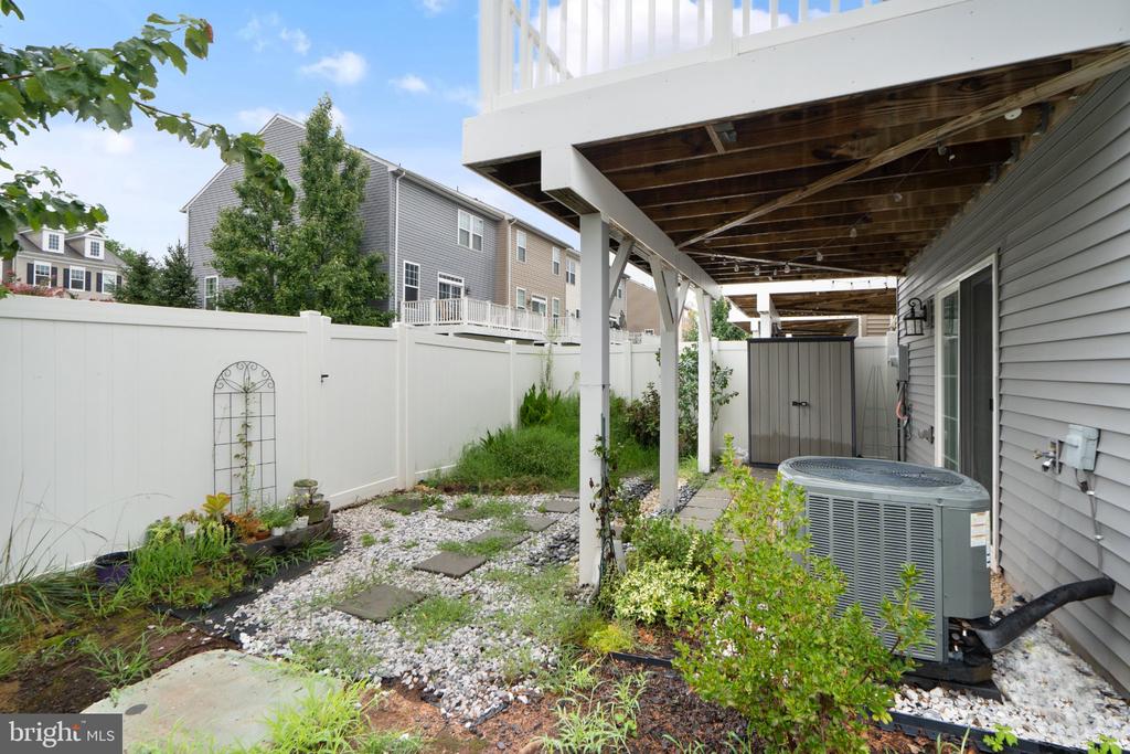 10698 VIEWMONT LANE