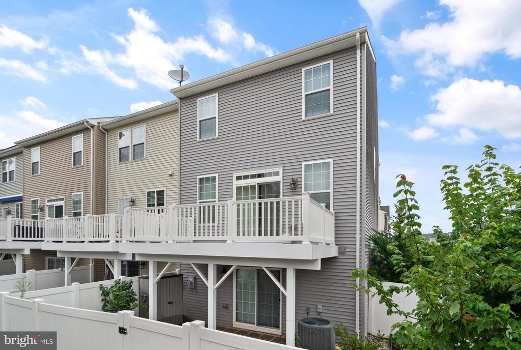 10698 VIEWMONT LANE