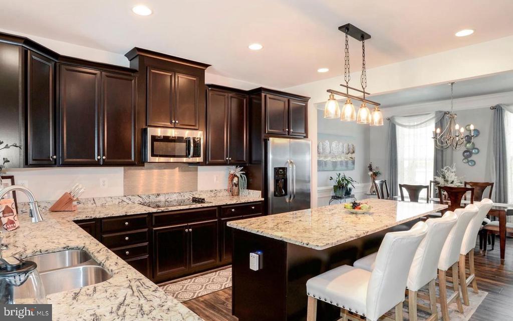 10698 VIEWMONT LANE