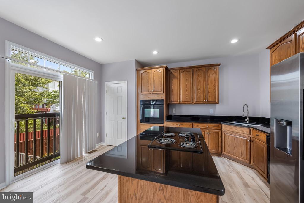 2192 ARMITAGE COURT