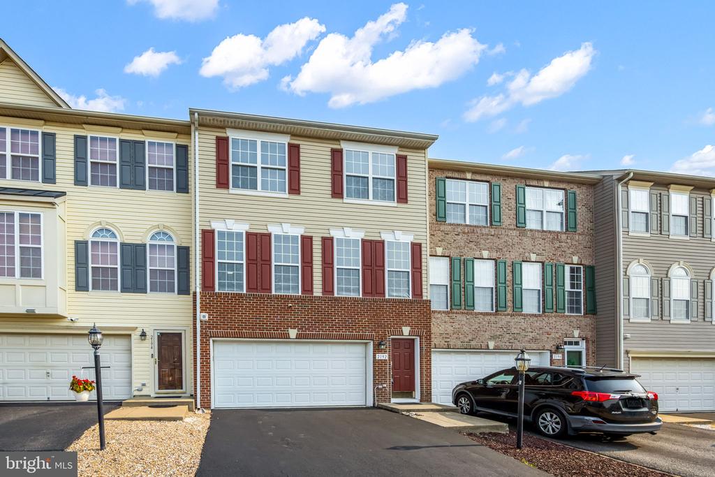 2192 ARMITAGE COURT