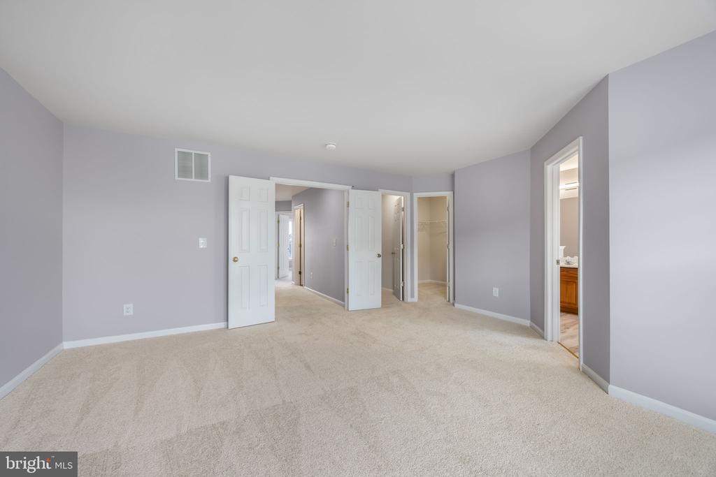 2192 ARMITAGE COURT