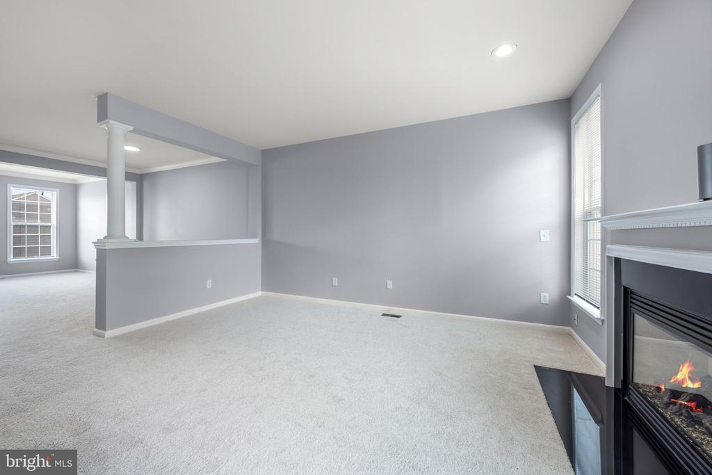 2192 ARMITAGE COURT