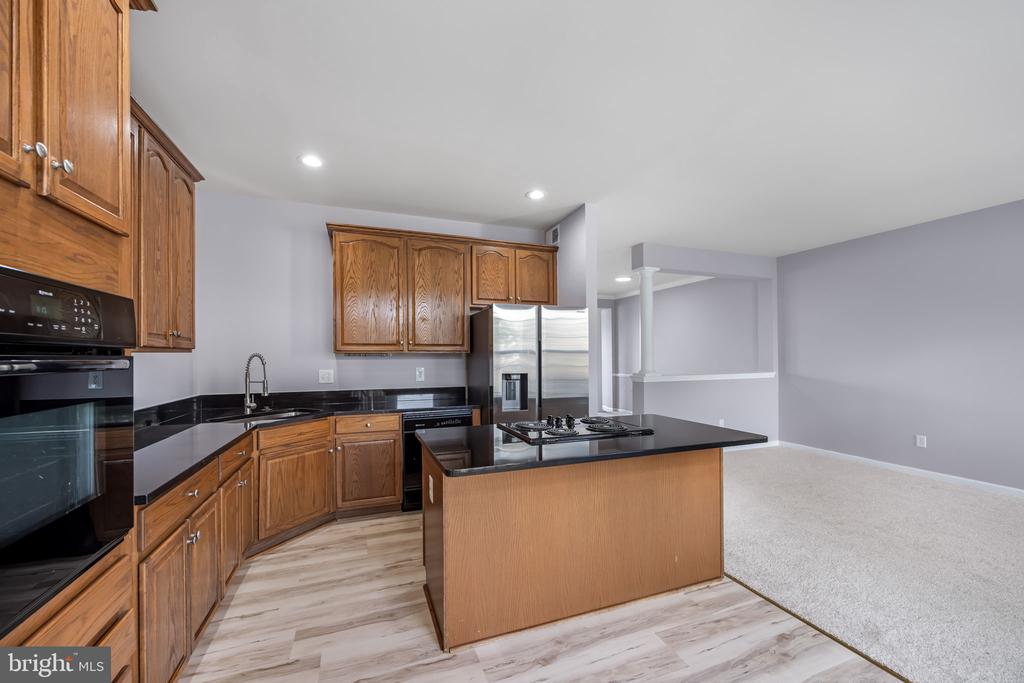 2192 ARMITAGE COURT