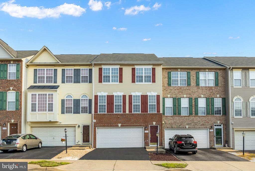 2192 ARMITAGE COURT