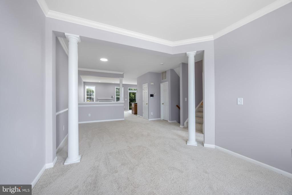 2192 ARMITAGE COURT