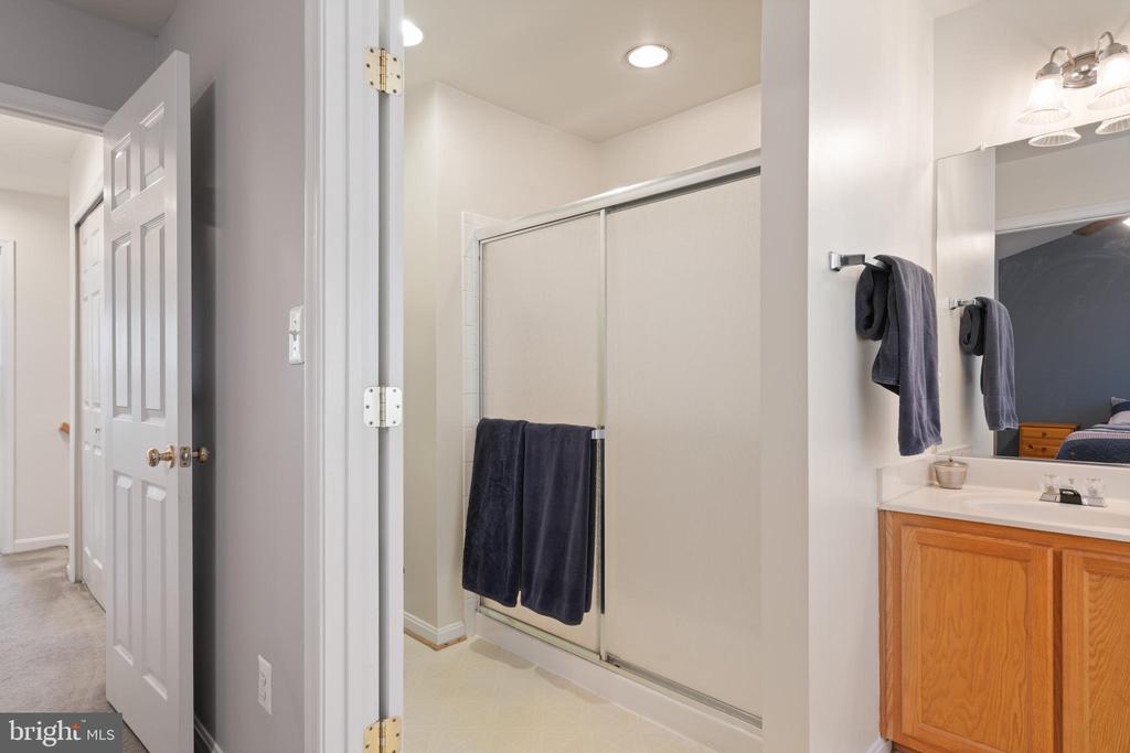 8736 PHIPPS FARM WAY