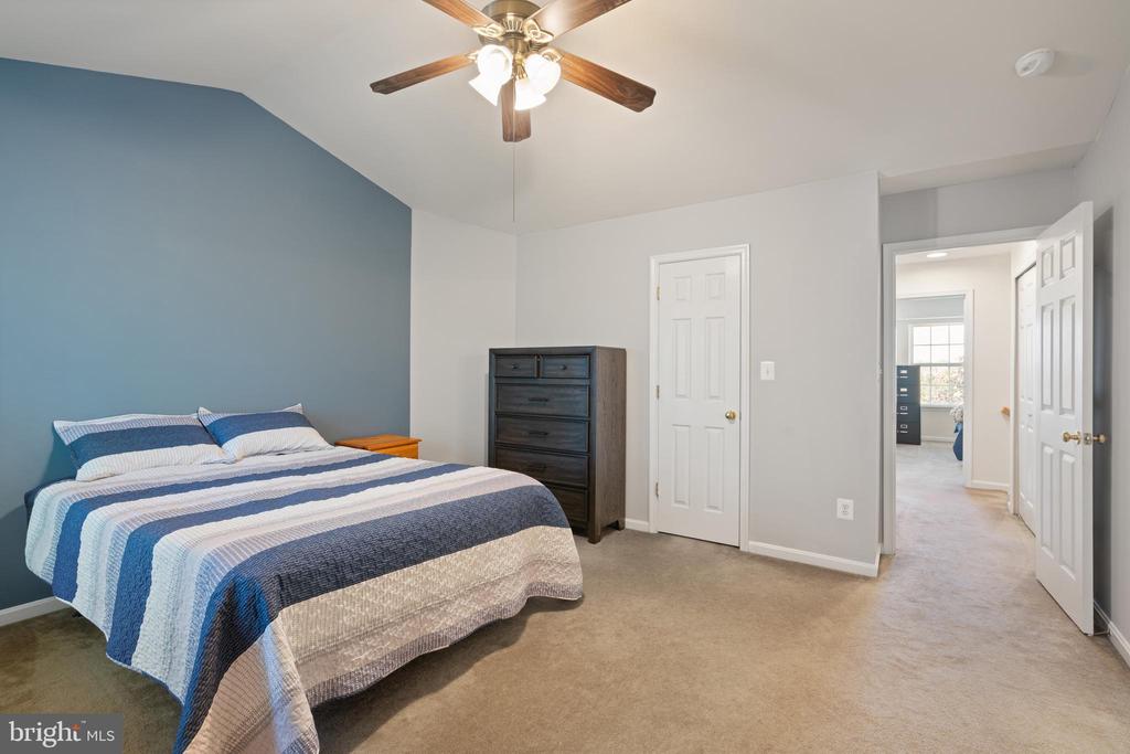 8736 PHIPPS FARM WAY