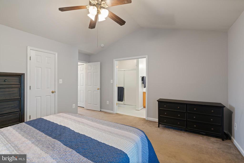8736 PHIPPS FARM WAY
