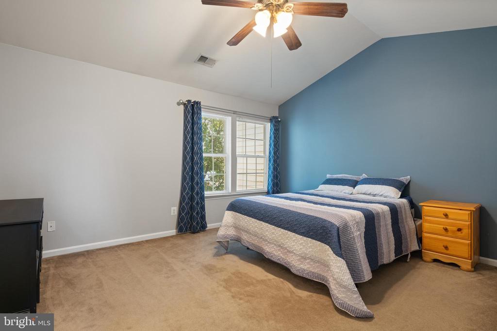 8736 PHIPPS FARM WAY