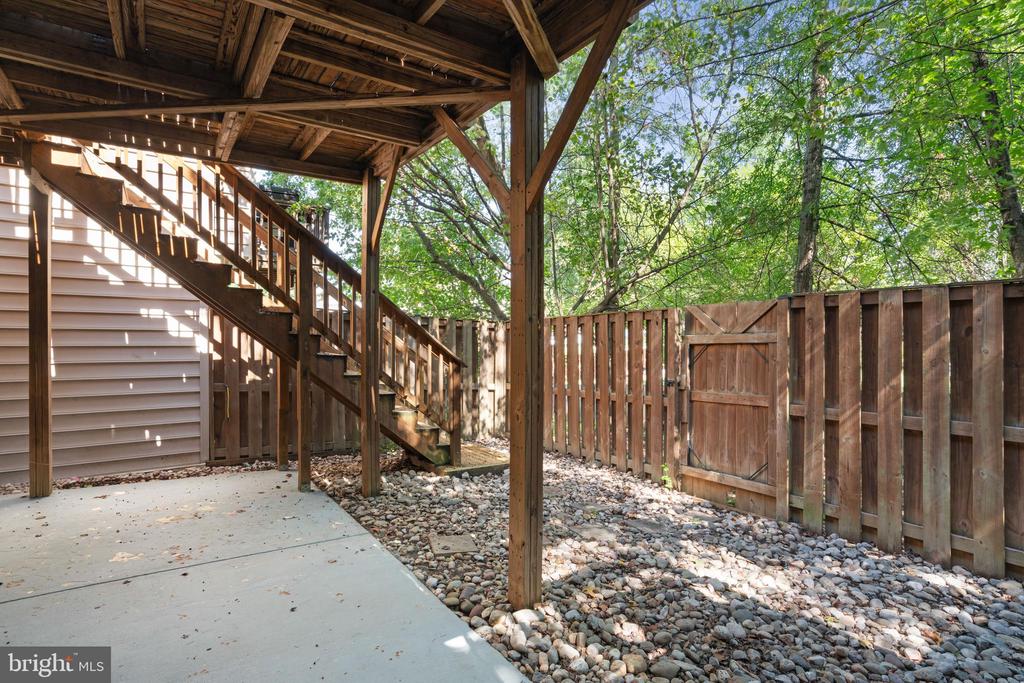 8736 PHIPPS FARM WAY