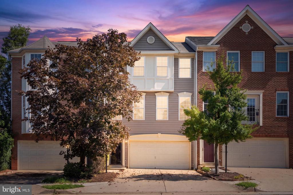 8736 PHIPPS FARM WAY