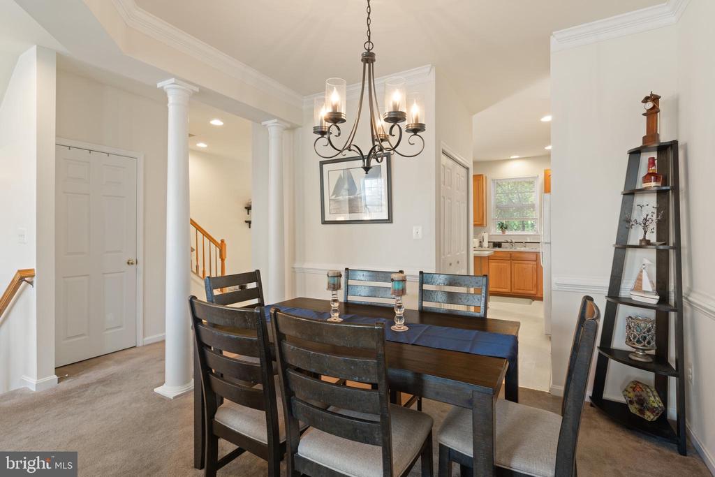 8736 PHIPPS FARM WAY