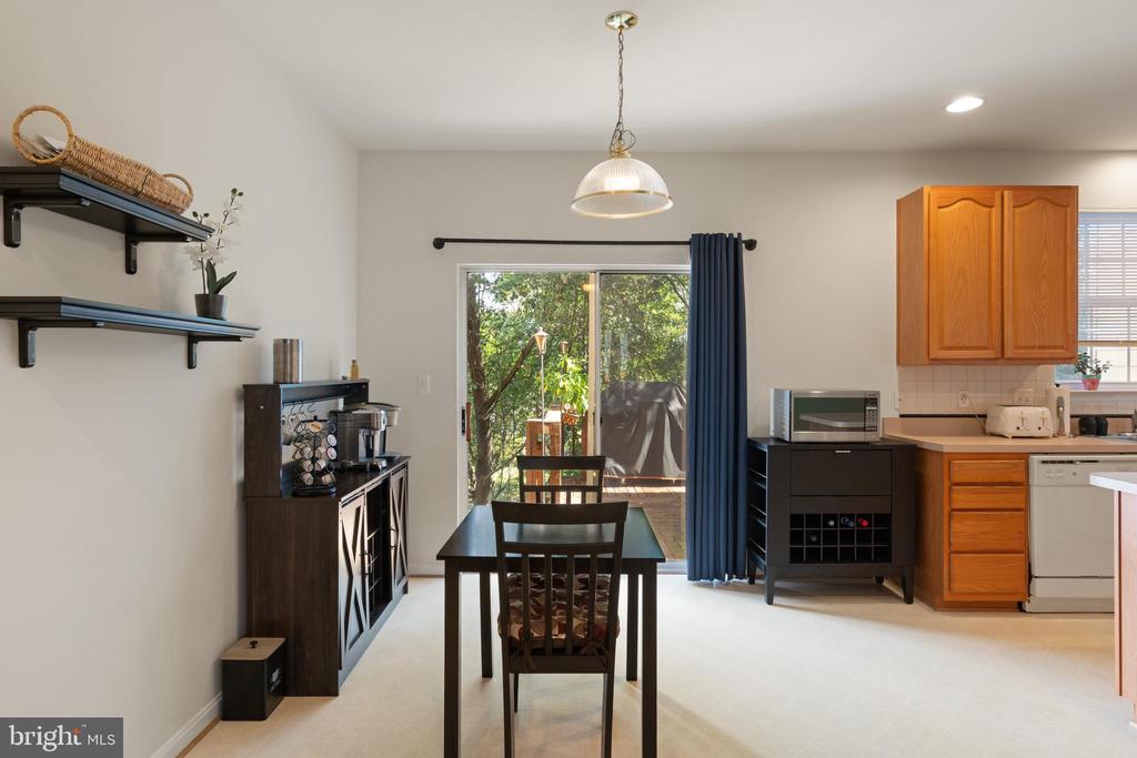 8736 PHIPPS FARM WAY