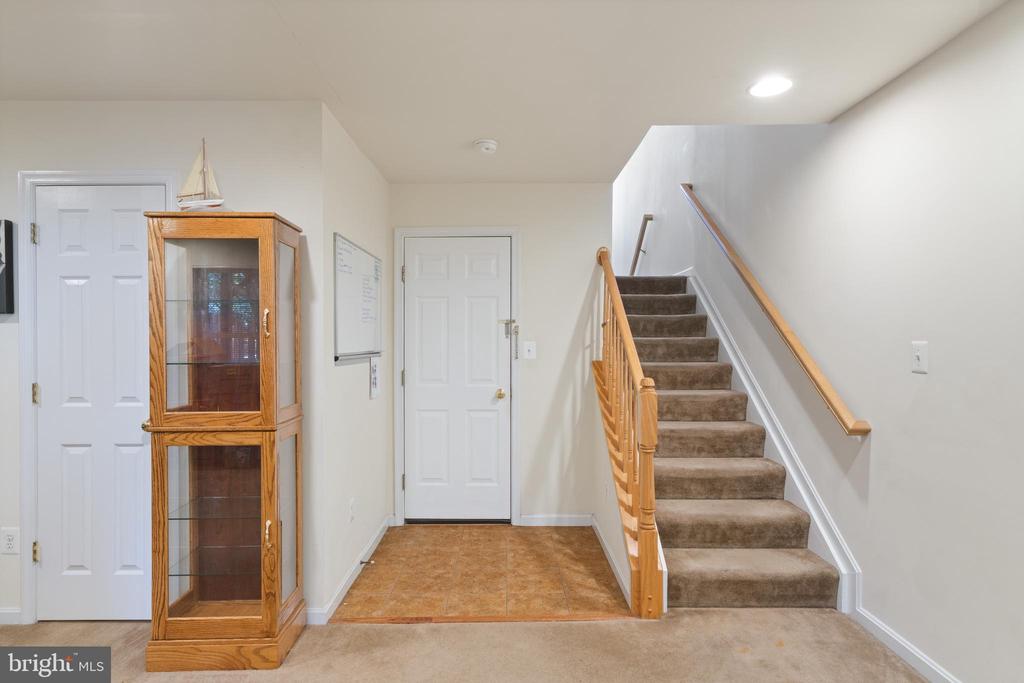 8736 PHIPPS FARM WAY