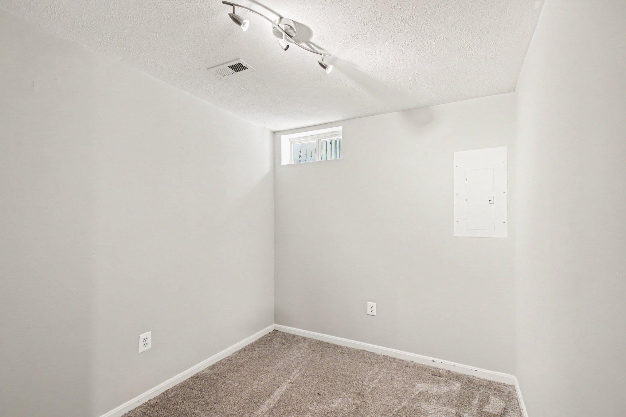 3395 BOUNTIFUL LANE