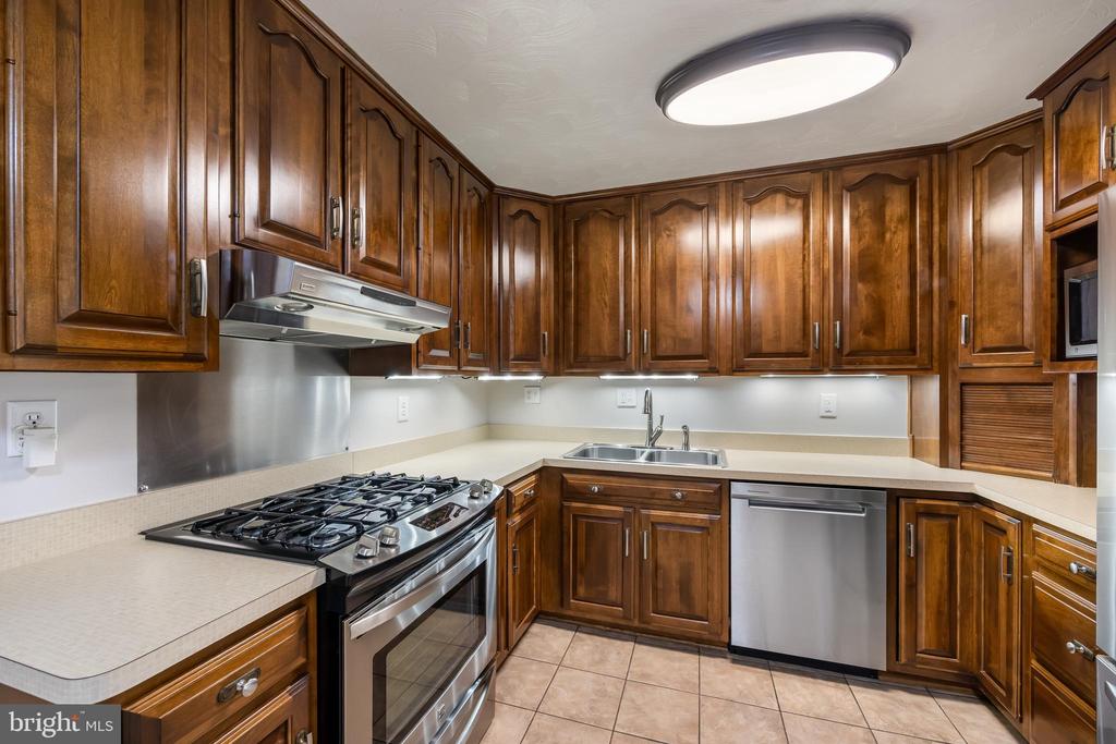 14208 BREMERTON DRIVE