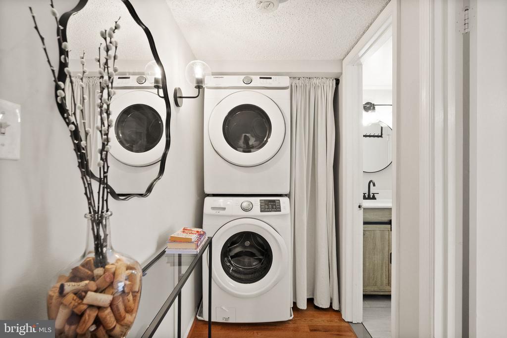 12221 STEVENSON COURT Unit: 12221