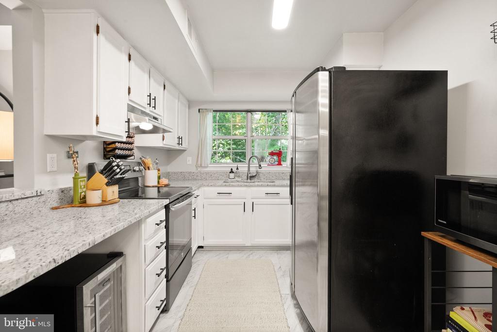 12221 STEVENSON COURT Unit: 12221