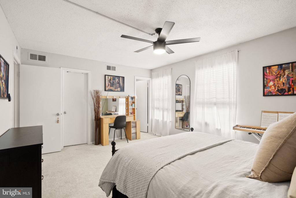 12221 STEVENSON COURT Unit: 12221