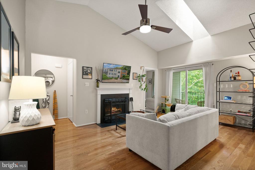 12221 STEVENSON COURT Unit: 12221