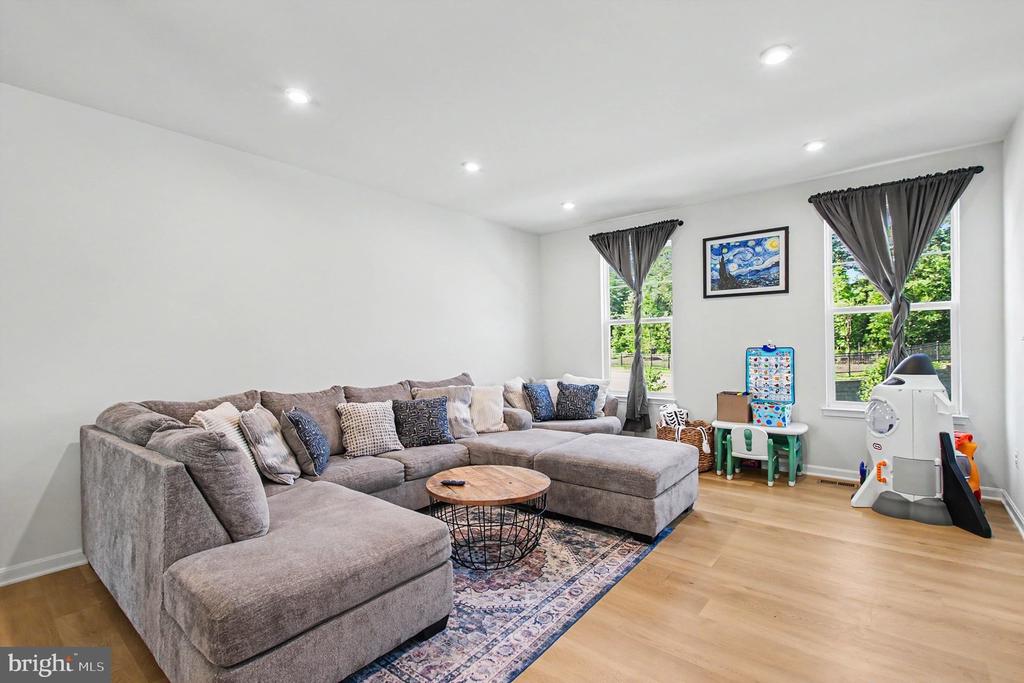 4014 SHIRE MEADOW LANE