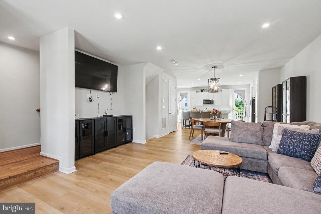 4014 SHIRE MEADOW LANE
