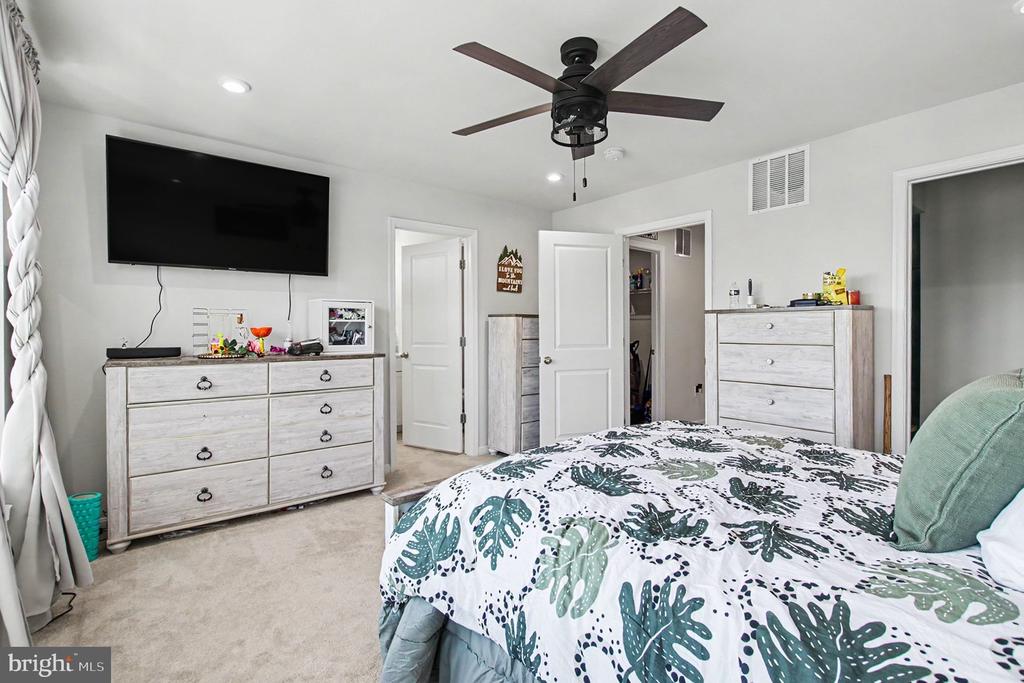 4014 SHIRE MEADOW LANE