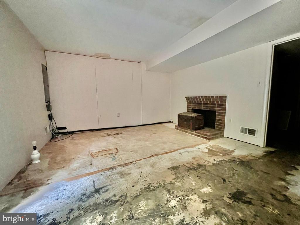 14759 BARKSDALE STREET