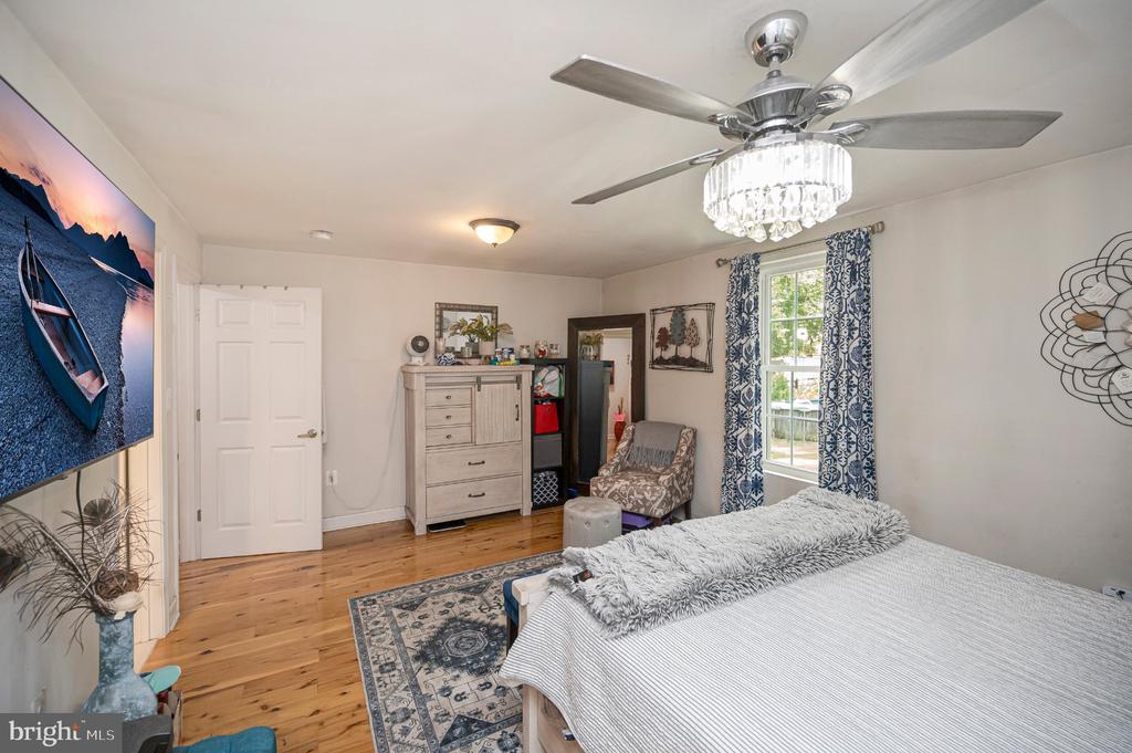 3932 OAKDALE CIRCLE