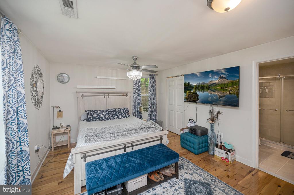 3932 OAKDALE CIRCLE